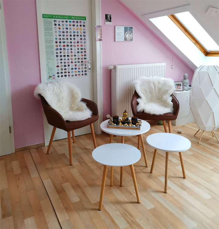 Behandlungszimmer Sitzecke